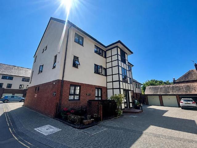 Flat for sale in East Brook, Wimborne