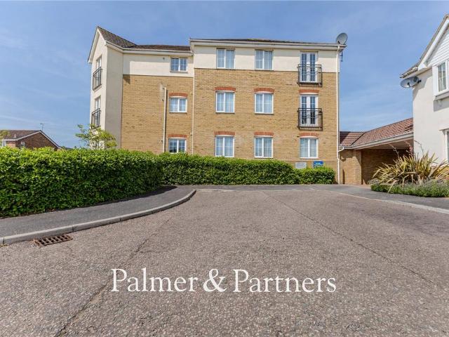 Flat for sale in Bedingfield, Suffolk