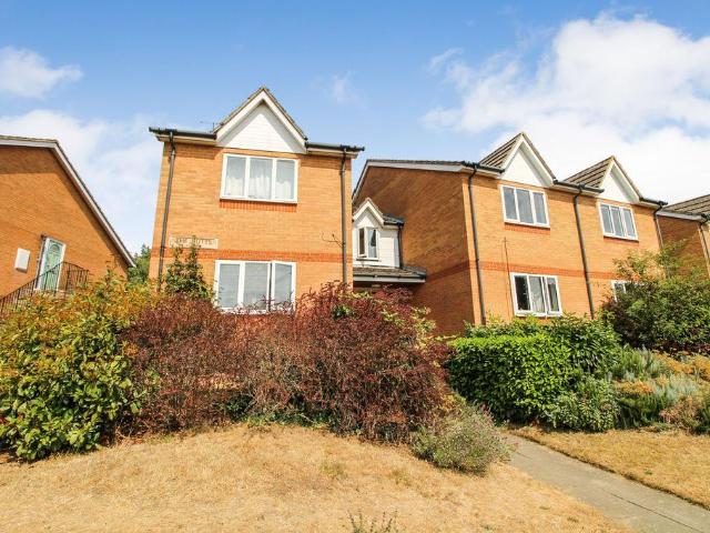 Flat for sale in Bedfordshire