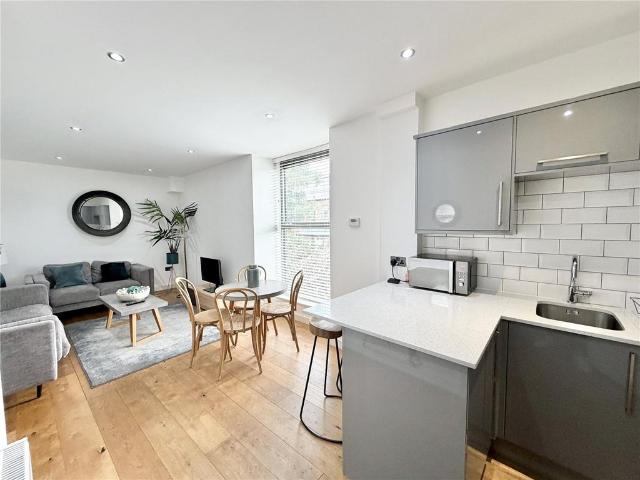Flat for sale in Georgia, Greater Manchester