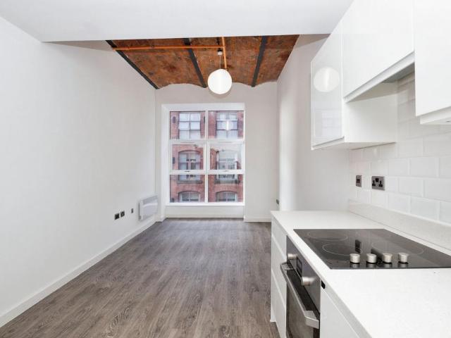 Flat for sale in Georgia, Greater Manchester