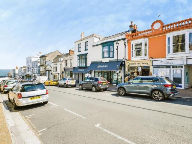 Flat for sale in Binstead, Ryde