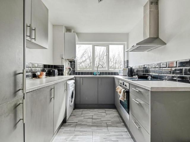 Flat for sale in Leyfields, Kettlebrook