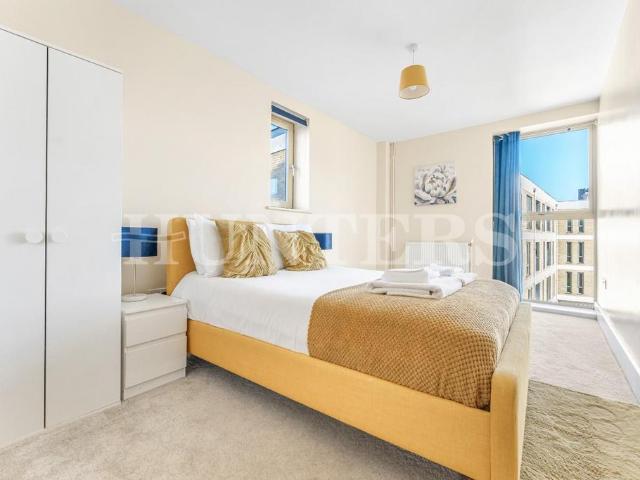 Flat for sale in Tottenham Hale, Greater London
