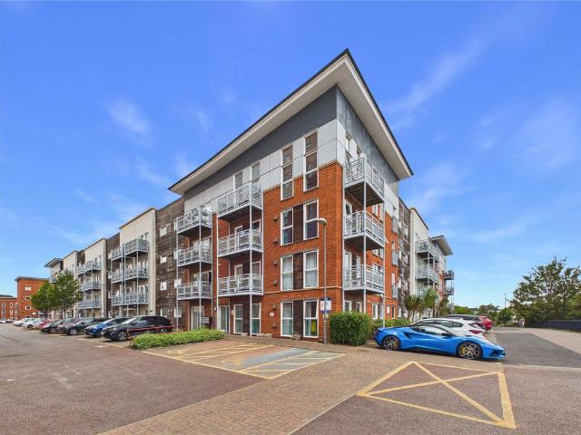Flat for sale in Maidenhall, Key Street