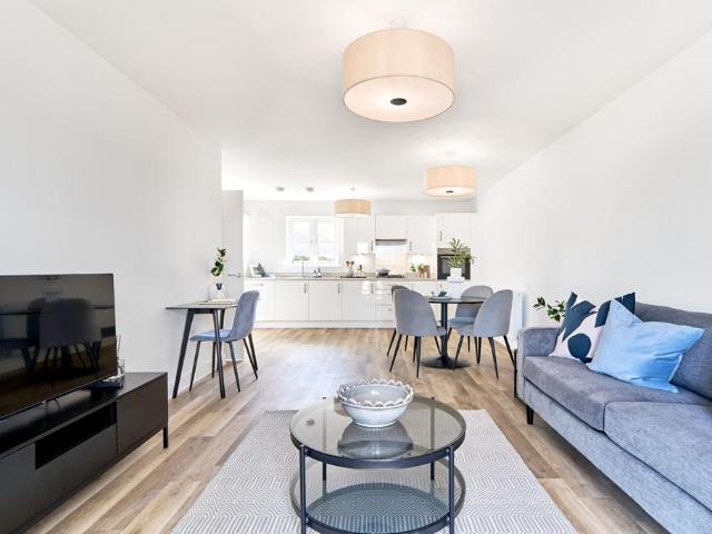 Flat for sale in Curbridge, Hampshire