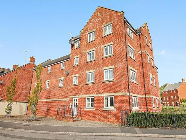 Flat for sale in Haydon End, Blunsdon St Andrew