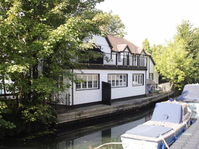 Flat for sale in North Town, Maidenhead