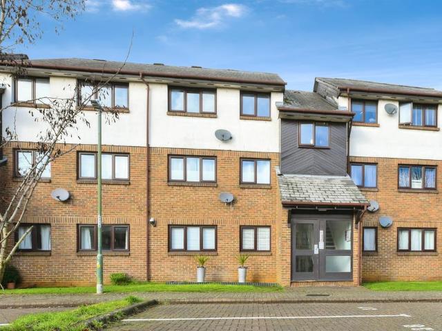Flat for sale in Latton Bush, Harlow