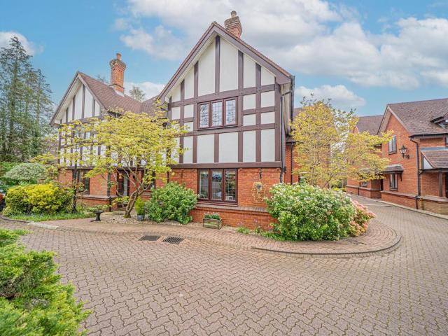 Flat for sale in Dorridge, Isle Of Man