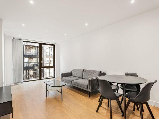 Flat for sale in Aberfeldy Village, Blackwall