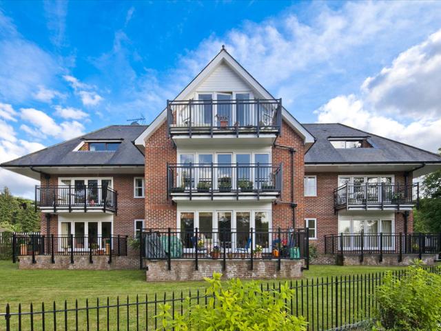 Flat for sale in Pangbourne, West Berkshire