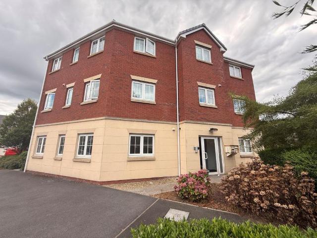 Flat for sale in Gorseinon, Wales