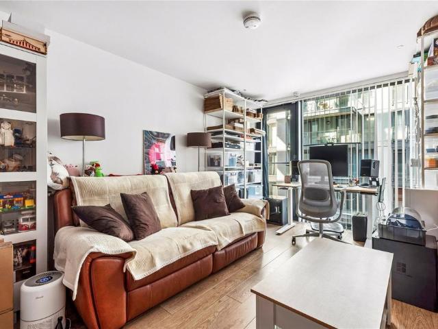 Flat for sale in Hale Village, Tottenham Hale