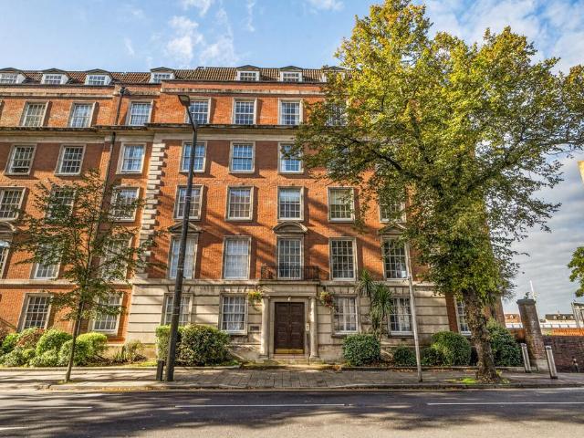 Flat for sale in Castle Quarter, Cardiff