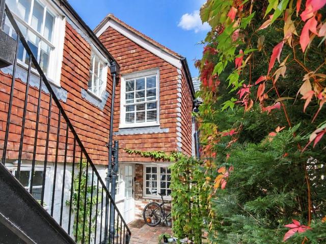 Flat for sale in Lymington, New Forest