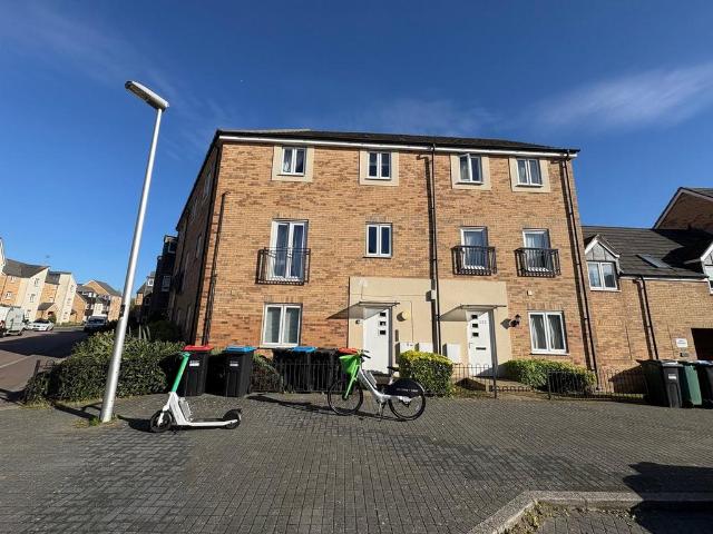 Flat for sale in Oxley Park, Shenley Church End