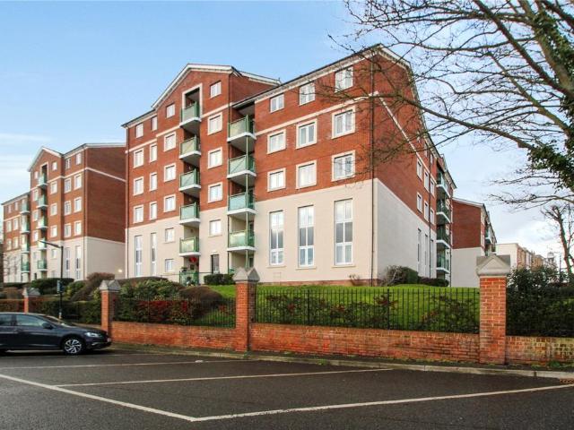 Flat for sale in Alton Barnes, Essex
