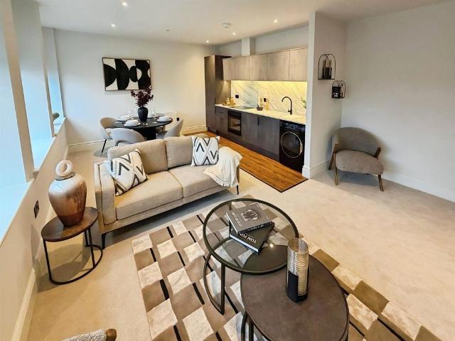 Flat for sale in Highfields, Old Wharf