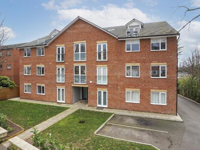Flat for sale in Chapeltown, West Yorkshire