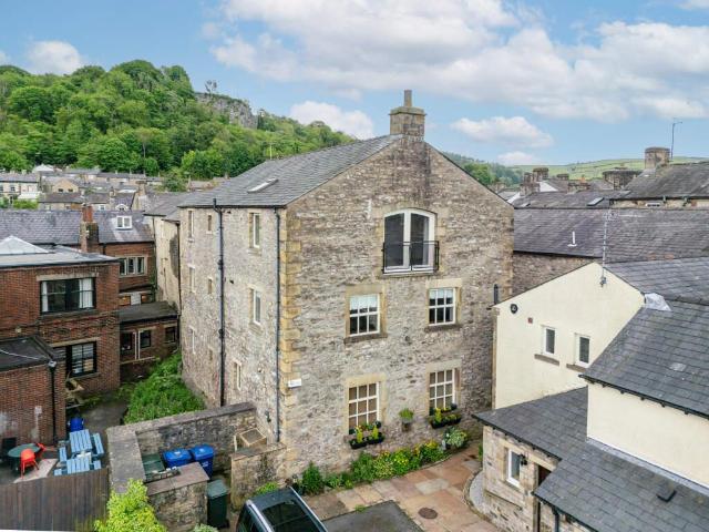 Flat for sale in Greenfoot, Settle