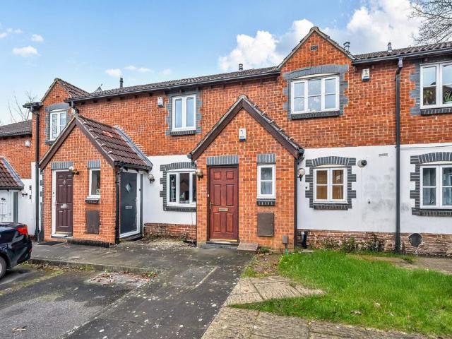 Flat for sale in Barton, The Slade