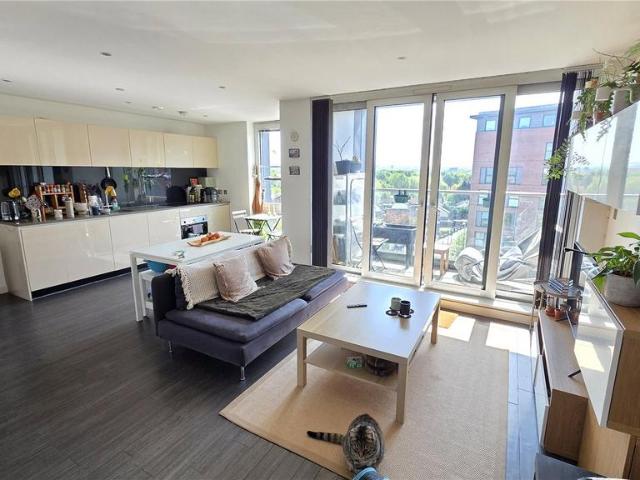 Flat for sale in Georgia, Greater Manchester