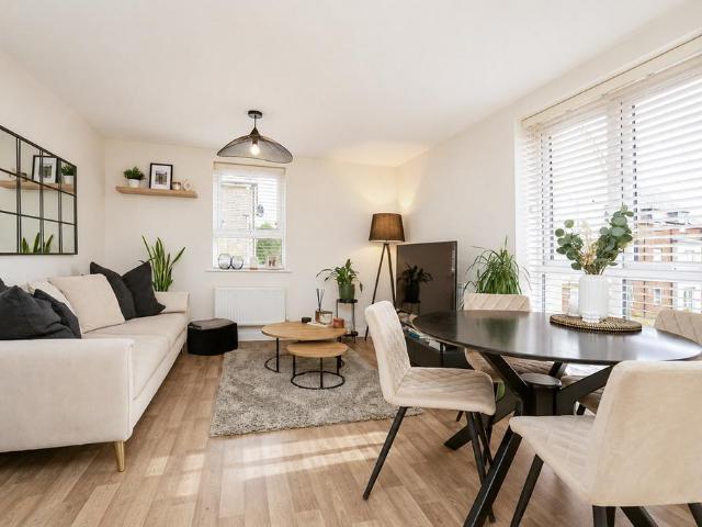 Flat for sale in Bletchley and Fenny Stratford, Fenny Stratford