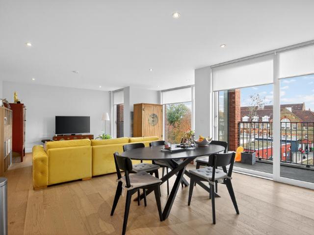 Flat for sale in Golders Green, Isle Of Man