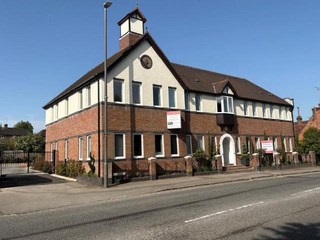 Flat for sale in Amersham