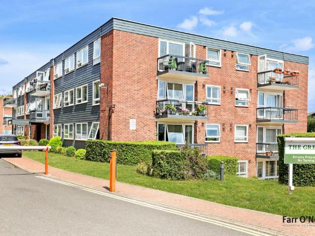 Flat for sale in Epping, Essex