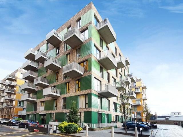 Flat for sale in East Greenwich, Greater London