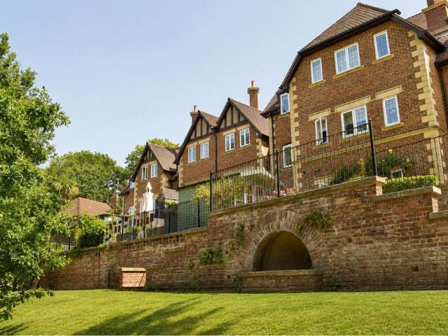 Flat for sale in Blackhills, Surrey