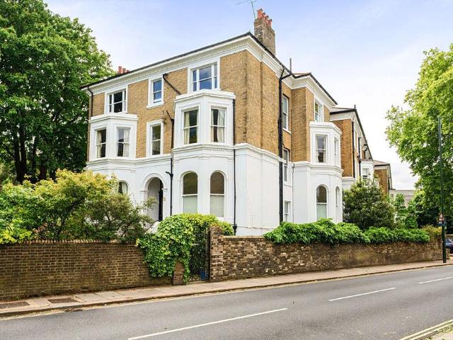 Flat for sale in St Margarets, Greater London