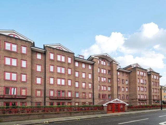 Flat for sale in Bayswater, Greater London