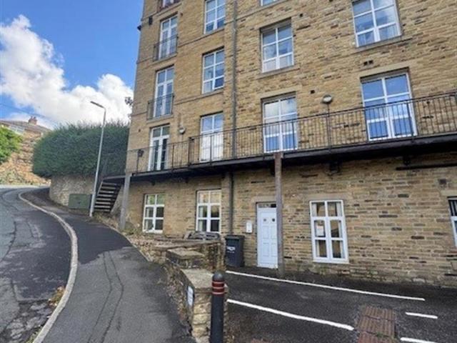 Flat for sale in Willowfield, Sowerby Bridge