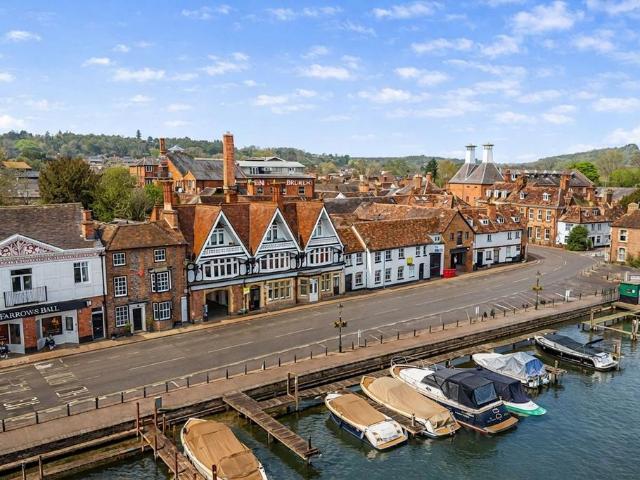 Flat for sale in Henley-on-Thames, Berrick Salome