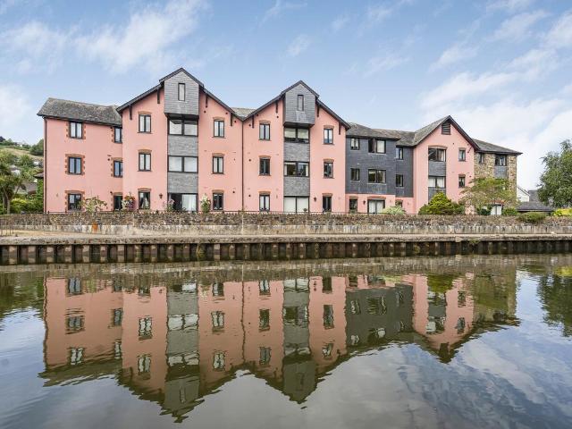 Flat for sale in Strode, Devon