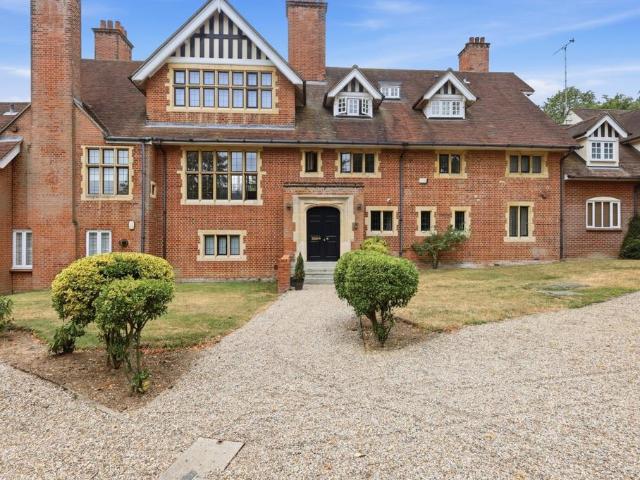 Flat for sale in Ingatestone and Fryerning, Navestock Side