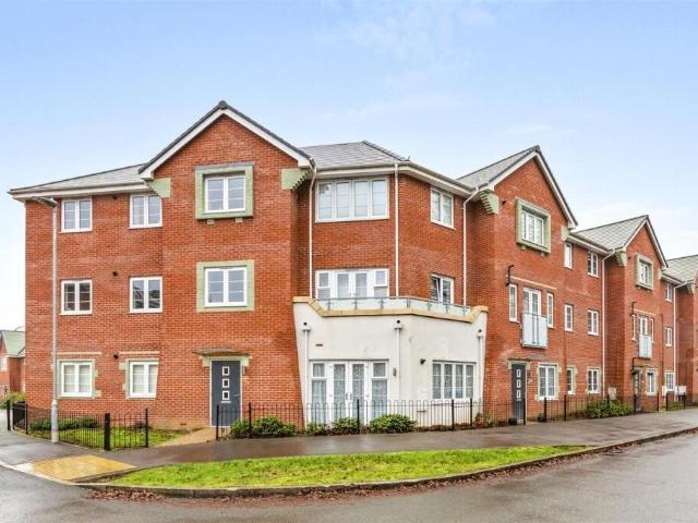 Flat for sale in Daws Hill, Cressex
