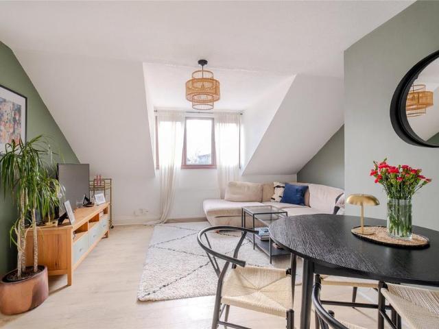Flat for sale in Streatham, Greater London
