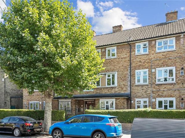 Flat for sale in Clapton, Lower Clapton