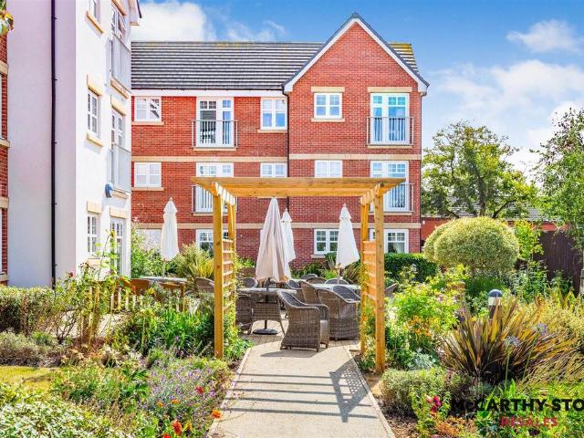 Flat for sale in Hatton Park, Wellingborough