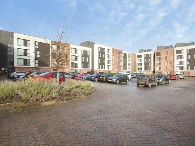 Flat for sale in Eastern Green, West Midlands