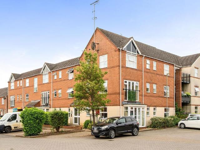 Flat for sale in Evershot, Oxfordshire