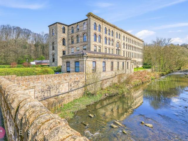 Flat for sale in Brooksbottom, Bury