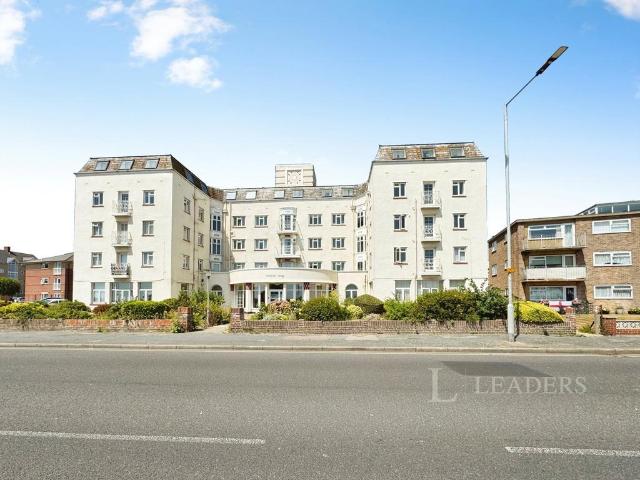Flat for sale in Dale Hill, Essex