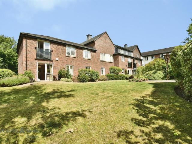 Flat for sale in Lakes Estate, Handforth
