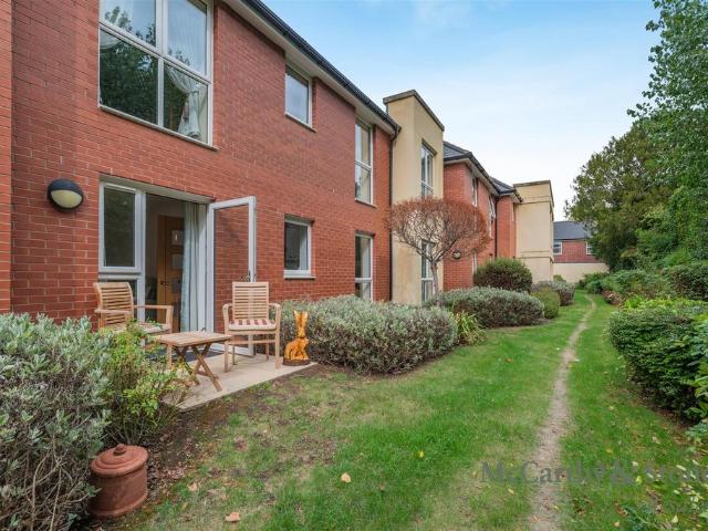 Flat for sale in Barbourne, Worcestershire