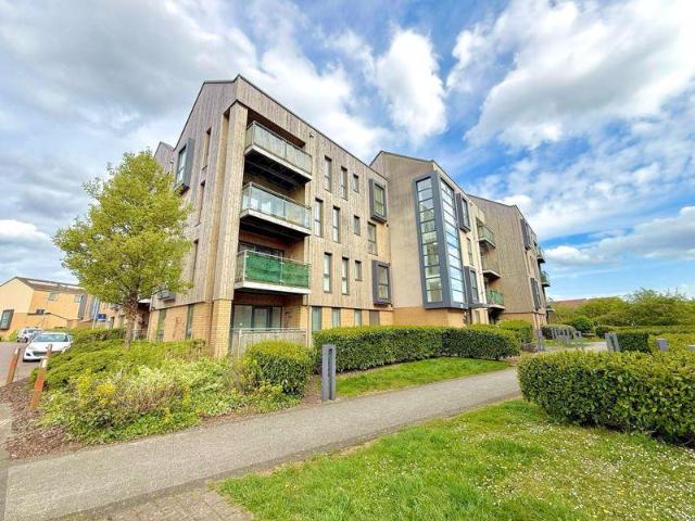 Flat for sale in Woodside Estate, Houghton Regis